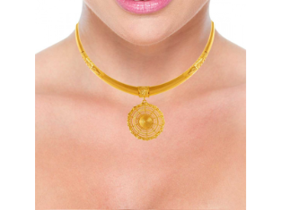 Uniquely Crafted 22k Gold Choker With A Round Pendant For Cheap