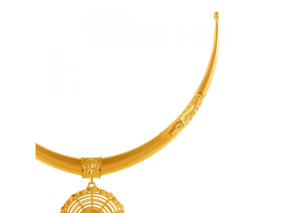 Uniquely Crafted 22k Gold Choker With A Round Pendant For Cheap